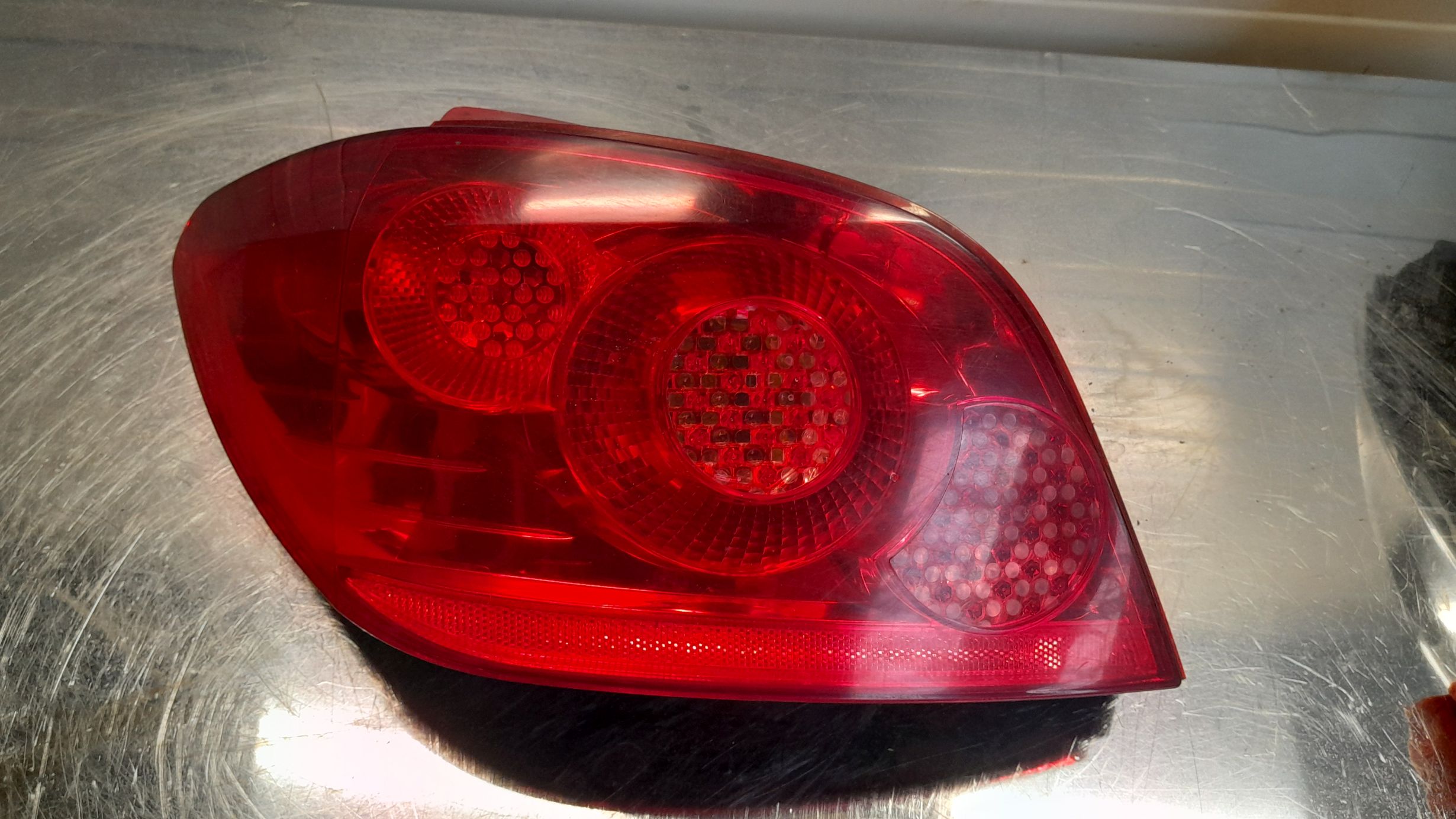 Lewa lampa tył tylna Peugeot 307 HB lift