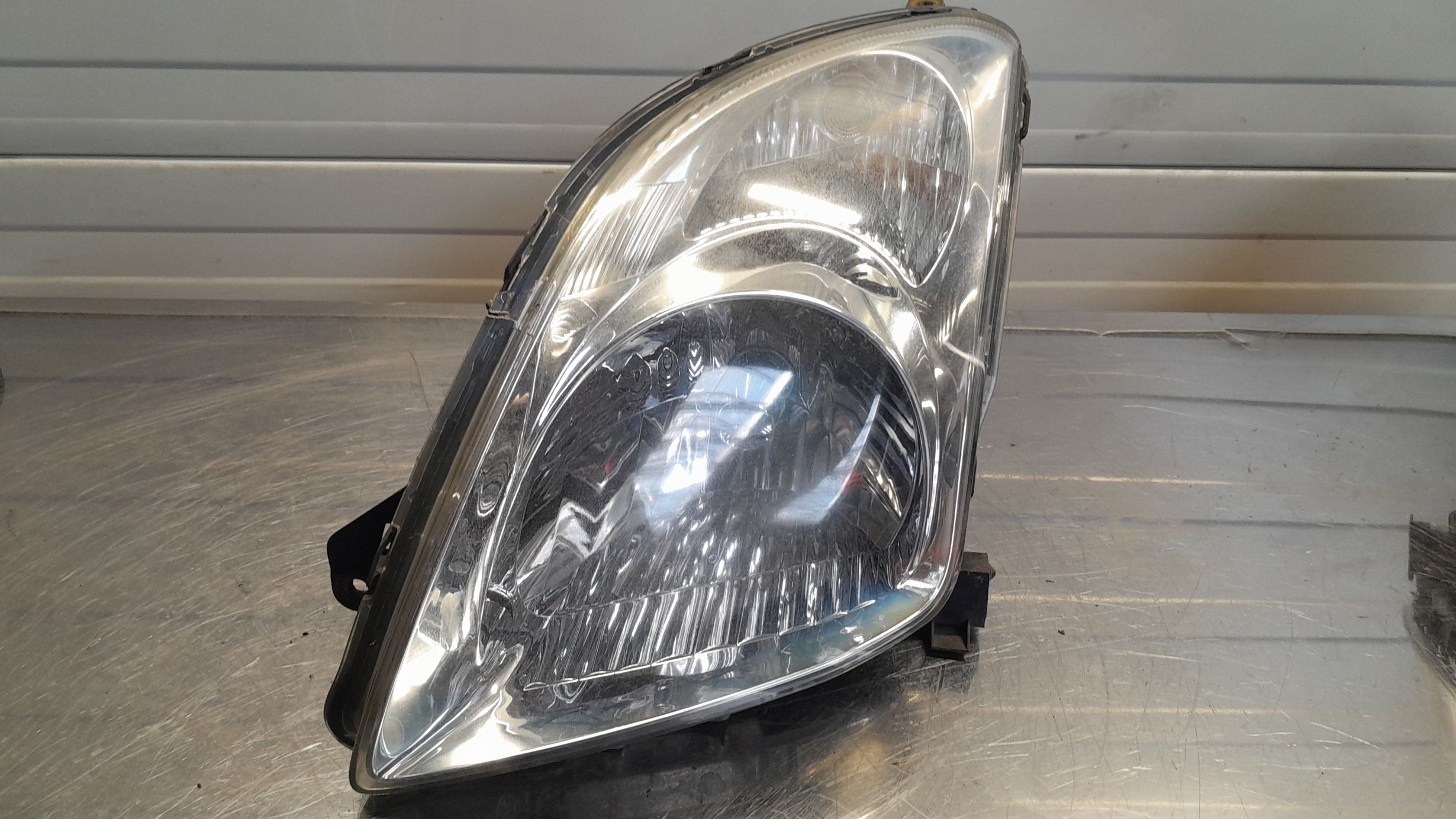 Lewa lampa przód Suzuki SWIFT IV 4 35300-62j11